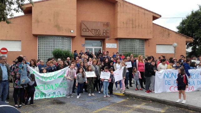 Movilizacion centro Coruxo Vigo pediatras EDIIMA20180707 0416 19